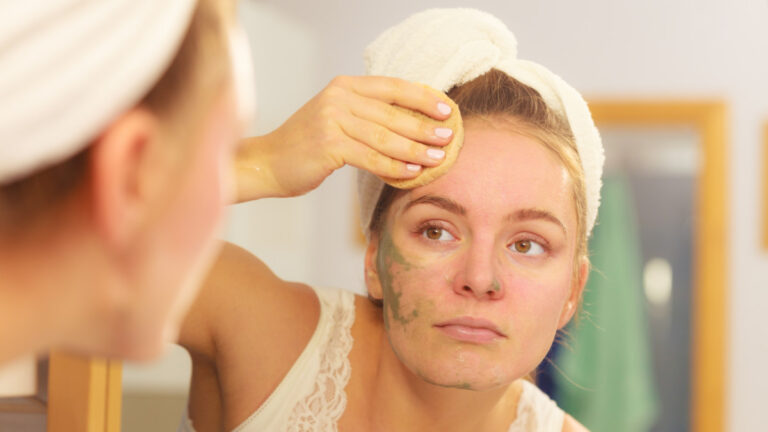 quelle hormone rend la peau grasse